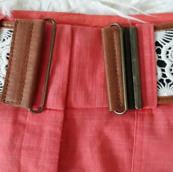 Charlotte Russe Belted Shorts - Picture 4 of 5